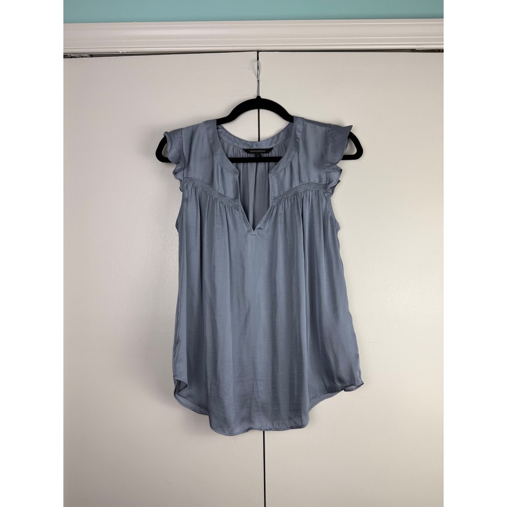 Banana Republic Ruffle Split Neck Satin Blouse Fade Into Blue Sleeveless Top S - Picture 3 of 9